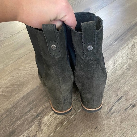 UGG Pax Chelsea Wedge Bootie Suede Dark Brown 10 - Picture 3 of 5